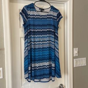 Karen Kane size large blue and cream high / low shift dress